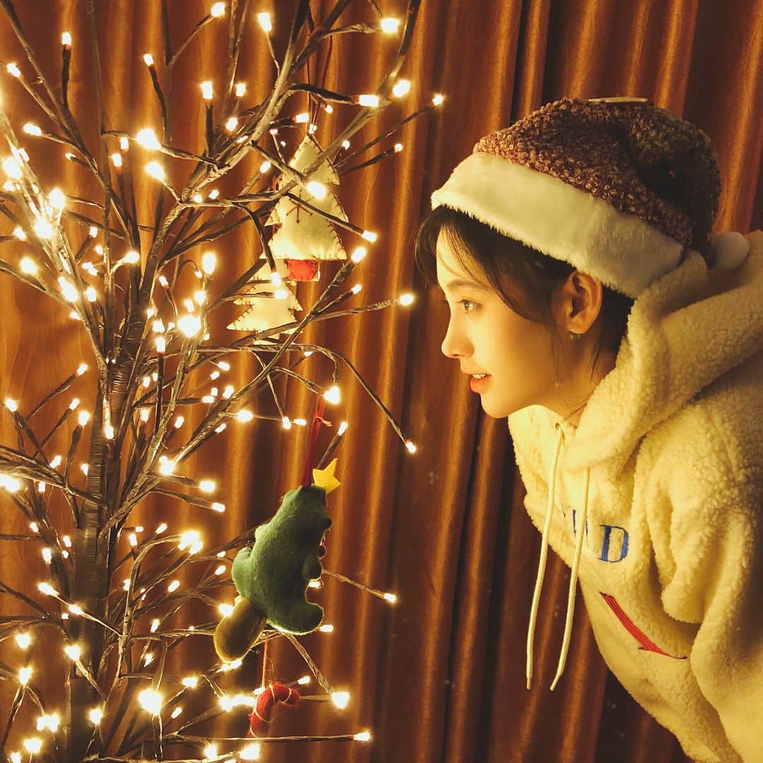 ジュー・ジンイー（キクちゃん）さんのインスタグラム写真 - (ジュー・ジンイー（キクちゃん）Instagram)「Merry Christmas🌲✨✨」12月25日 21時22分 - kikuchanj