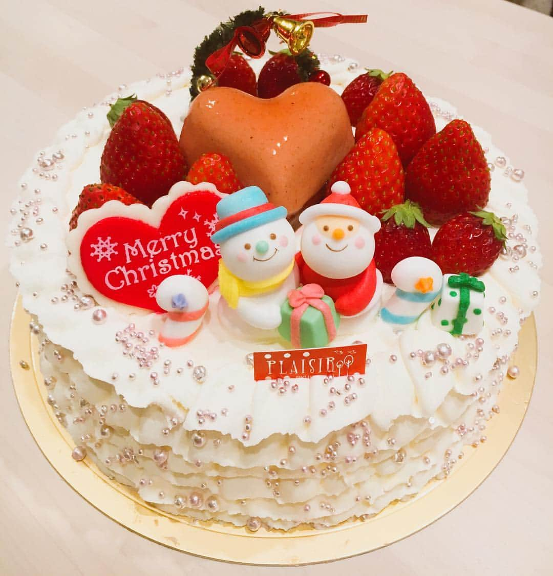 鈴木奈々さんのインスタグラム写真 - (鈴木奈々Instagram)「クリスマスケーキ食べたよ〜(^_−)−☆ #クリスマスケーキ #お家でクリスマス」12月25日 23時15分 - nana_suzuki79