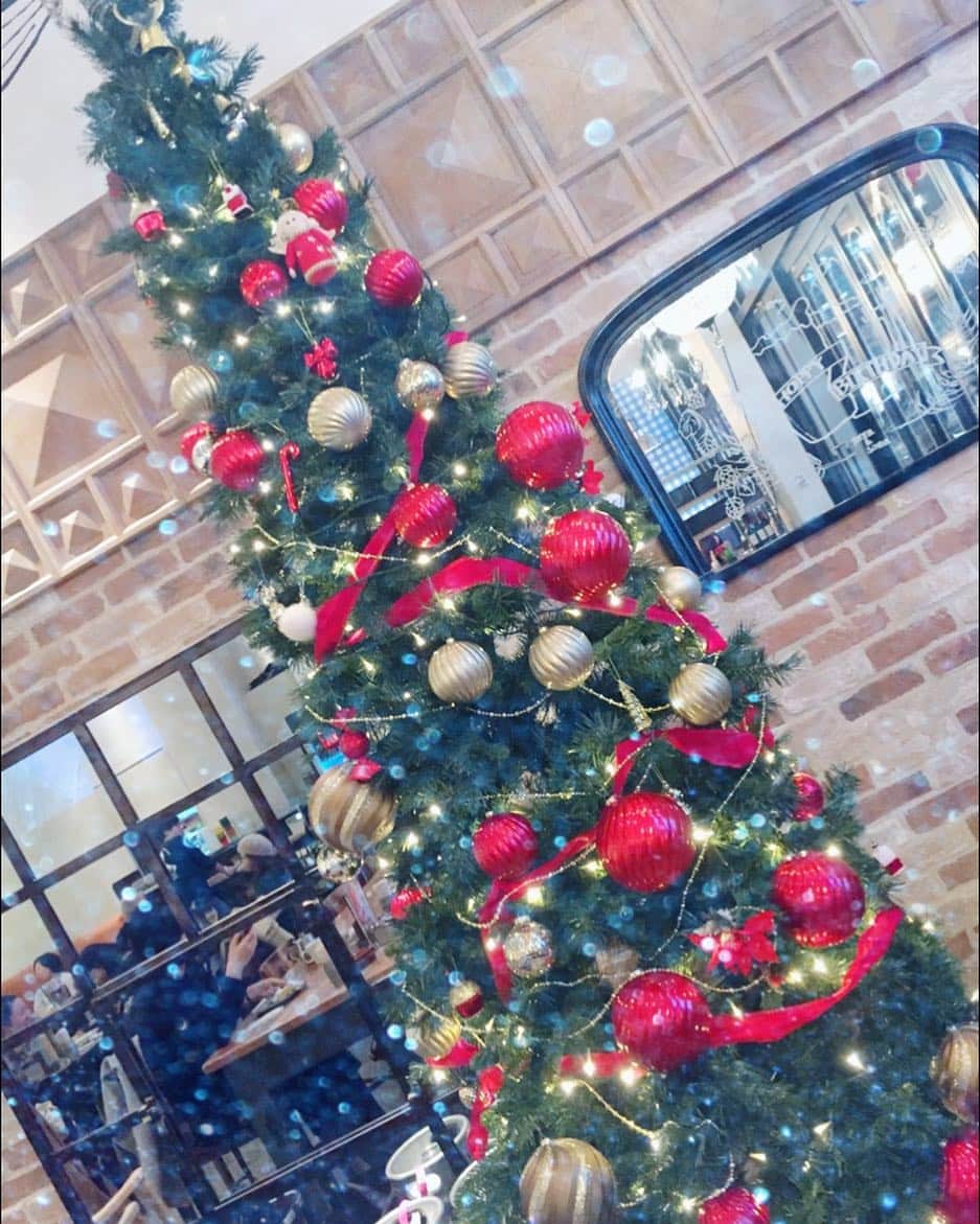 昆夏美さんのインスタグラム写真 - (昆夏美Instagram)「.皆さま Merry Christmas🎅🏻🎄✨💕 . クリスマスが終わったら 今年が終わるカウントダウンが始まるねー！」12月25日 23時51分 - konnatsumi