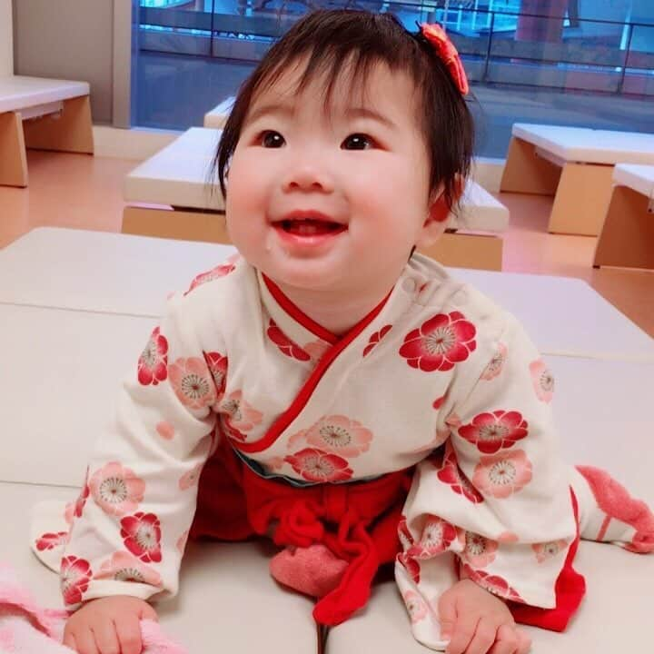 村上福之さんのインスタグラム写真 - (村上福之Instagram)「うちの子は最近臭いウンコをします。先日は下痢気味でして、たまにオムツからウンコが漏れてます。がんばろう。」12月26日 15時47分 - fukuyukim