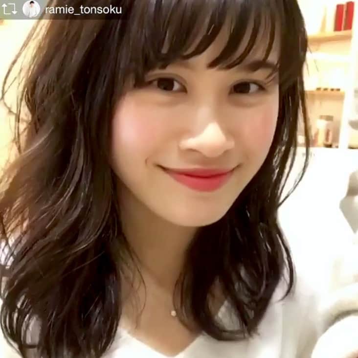 二宮栄希子のインスタグラム：「* “ Ramie omotesando ”の山内さんに 可愛くしてもらいました💄 .  トリートメントとゆるふわカットで 髪の毛さらっさらになりました💇🏻 .  メイクアップ動画も上がっているので よかったらぜひ→@ramie_tonsoku  ありがとうございました！ #hairarrange #salon #makeup #Visee  #lipsticks #Ramie #omotesando #garden」