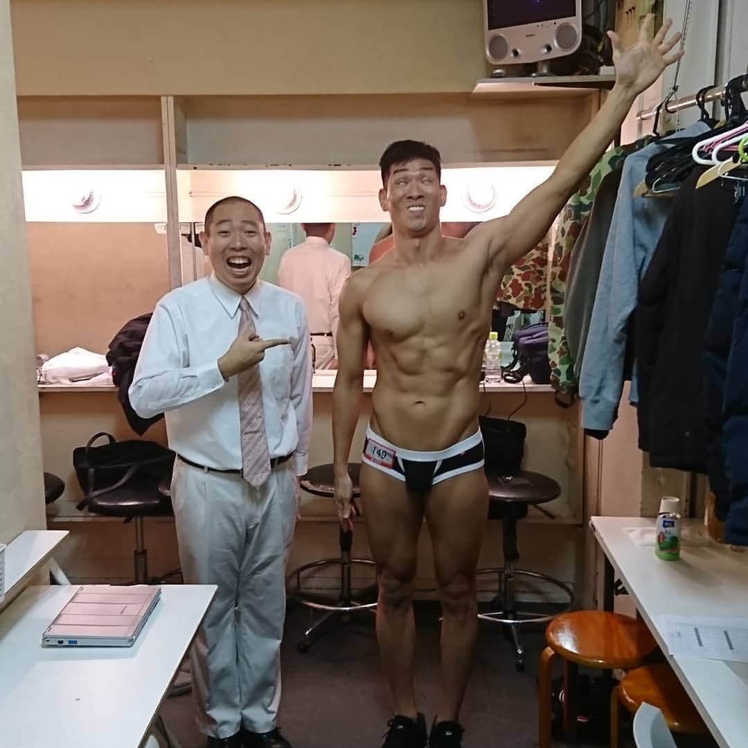 松本康太さんのインスタグラム写真 松本康太instagram R 1ぐらんぷり18予選 が西川くんの開会宣言気絶と共に無事スタートしました 今日はmcさせもらっています 写真のレイザーラモン Hgさんは 筋肉トレのことを聞いてくる後輩芸人へのメッセージ と言う新