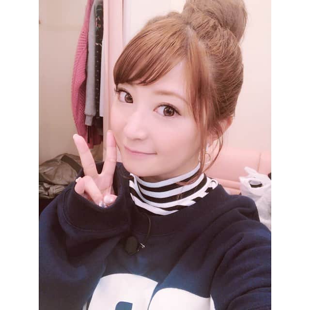 矢口真里さんのインスタグラム写真 矢口真里instagram 今日の収録の髪型はおだんごで 衣装はカジュアルな感じでしたよぉ 今は深夜までのんびり過ごしてます 今年ラストの 矢口真里の火曜the Night 生放送 楽しみたいと思いまーす٩ ᐛ و