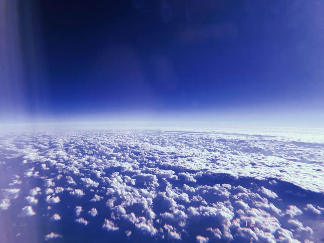 KREVAさんのインスタグラム写真 - (KREVAInstagram)「#KREVA  #kickthecancrew  #TOUR #タコアゲ #福岡 #sky  #blue  #🛩」12月26日 19時08分 - kreva_drk_dj908