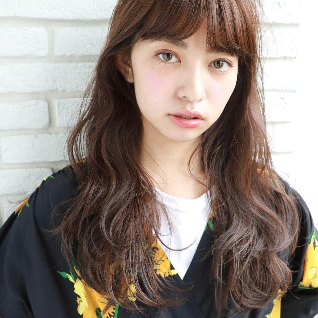 Hairさんのインスタグラム写真 Hairinstagram 大きめウェーブで 憧れのお人形さんのようなヘアスタイル Styling By 一色さおり Loave Aoyama Isshiki Saori もっとヘアの写真を見たい人はプロフィール画面のリンクをclick ロング ルーズ