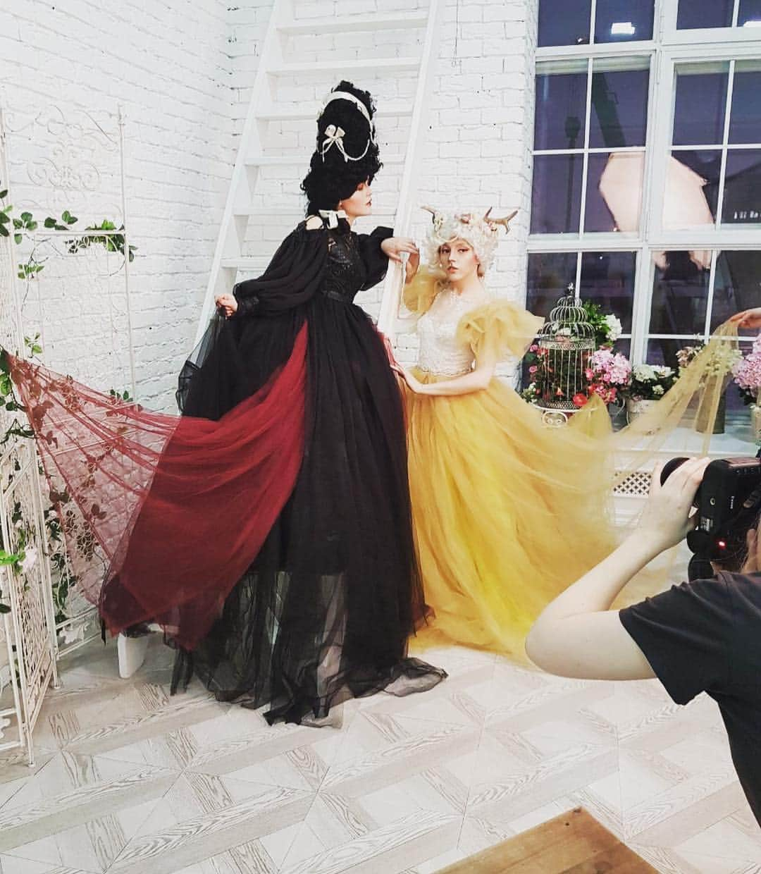 Meepo Team Dota2のインスタグラム：「Fashion photoshoot with our @youtuuu #fashion #photoshoot #makeup #cosplay #gcg_cos #vintage #fashionlook」