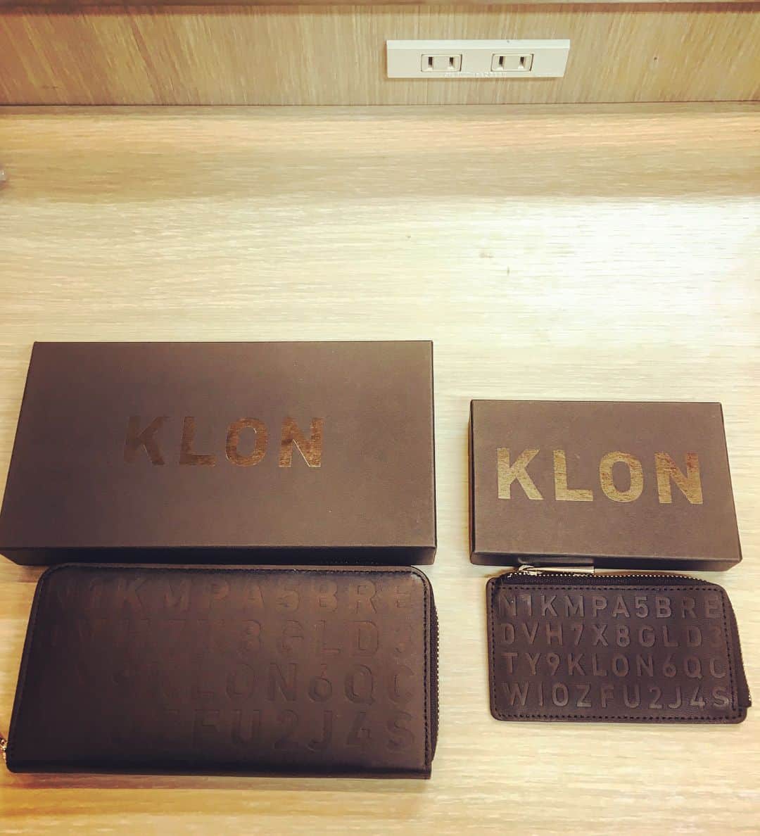 河井ゆずるさんのインスタグラム写真 - (河井ゆずるInstagram)「KLONの財布とコインケース。 付属のリングで１つにもまとめれて便利👍  職人さんの手作業で手触りも最高です。  皆さんも自分用に、プレゼント用に是非☺️ #KLON」12月27日 19時33分 - kawaiyuzuru