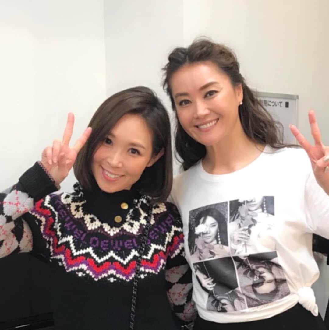 愛内里菜のインスタグラム：「先週になりますが！ありささんが旗揚げされた『座 ALISA』リーディングコンサートに行かせてもらいました✨ 常に新しい事を目指して挑戦し、切り開いていく姿 強さ たくましさ 美しさ 清らかさ 可憐さ 全てを兼ね備えている。 ありささんだからこそ魅せることのできる世界感にまた心を打たれて、大好きになるばかり☺️💕」