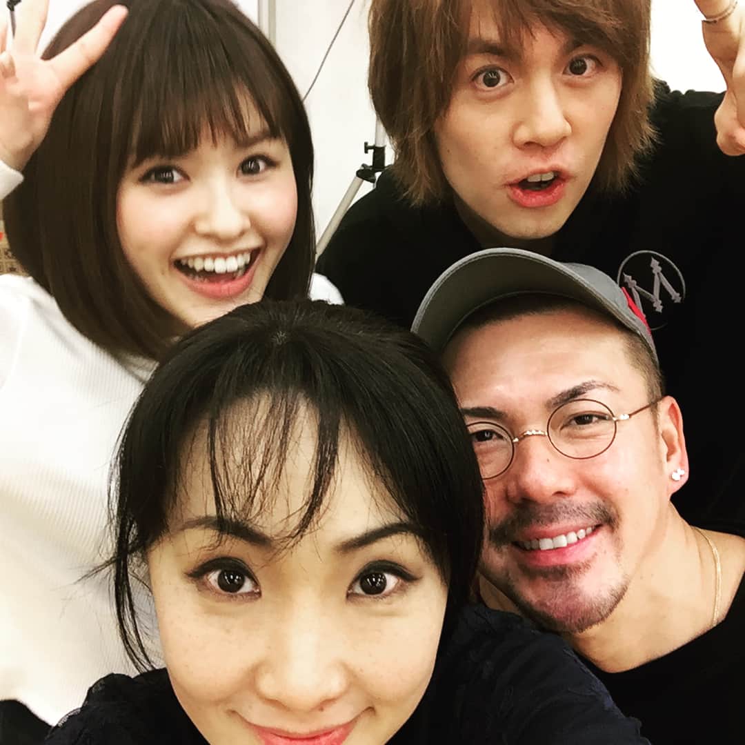濱田めぐみのインスタグラム：「「TENTH」のお稽古で久々に4人で集まったよ。もう 爆笑😆😆 1月4日 2部に現れます！  #浦井健治 #米倉利紀 #昆夏美 #濱田めぐみ #テンス #tenth」