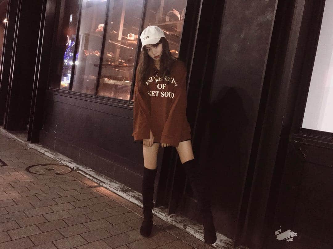 志田友美（ゆうみん）のインスタグラム：「🖤🖤🖤 . Todays code！ さすがに生脚は寒かったです🙅 . #todayscode #ootd #streetfashion  #instafashion #girl #japanesegirl」