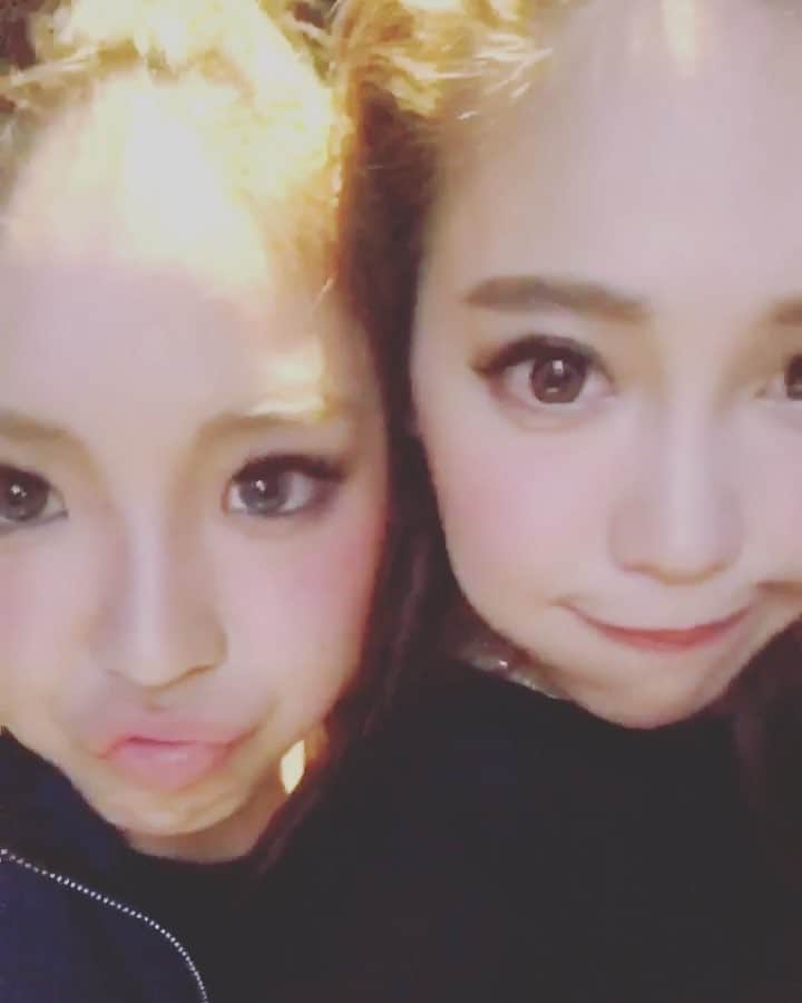 Linaのインスタグラム：「年末は @daishidance666 と @jurixoxoxo と一緒です‼︎🖤. . . 12/28 @clubherbie 🐥 12/29 @epicaokinawa 🦖 12/31 大阪 だよん🖤‼︎🌎 .  2017年いよいよラストスパートだーーー😫✨‼︎‼︎ #daishidance #cyberjapandancers #cyberjapan #サイバージャパン #じゅリナコンビ #clubherbie #epica」