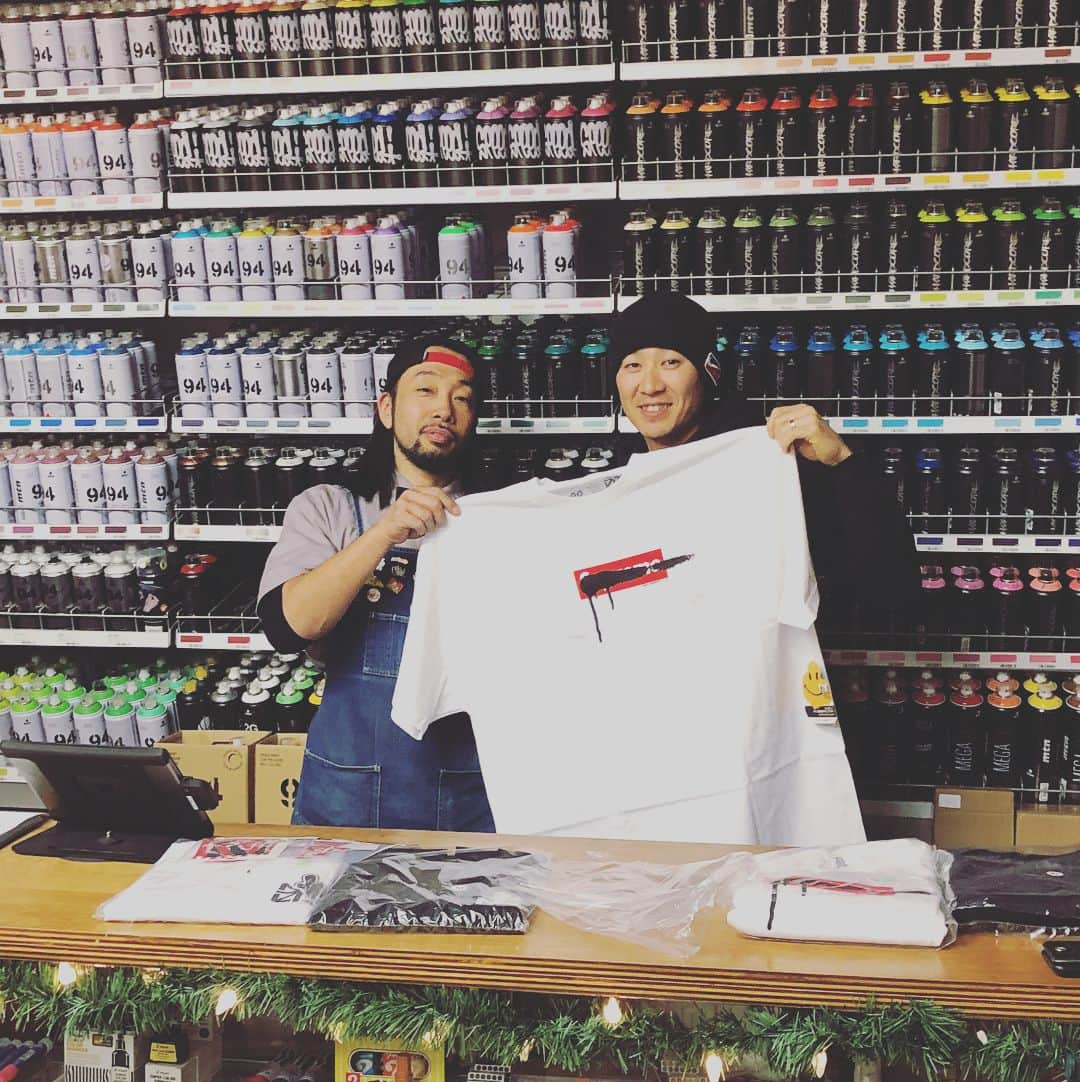 西岡剛のインスタグラム：「supreme dis👌🤣 絶対行きたかったとこ✌️ @og_slick #complexcon #阪神タイガース #西岡剛」