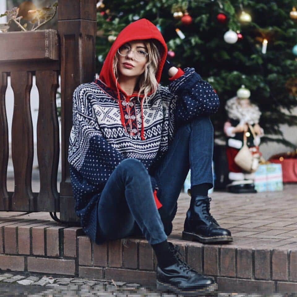 LOOKBOOKのインスタグラム：「Hope you all had a restful holiday! 👀:🎄 MERRY CHRISTMAS LOOKBOOK 🎅🏻 💁: Ebba @ebbazingmark LB.NU/EBBAZ Member since: this is her 8th Christmas with us ❤️」