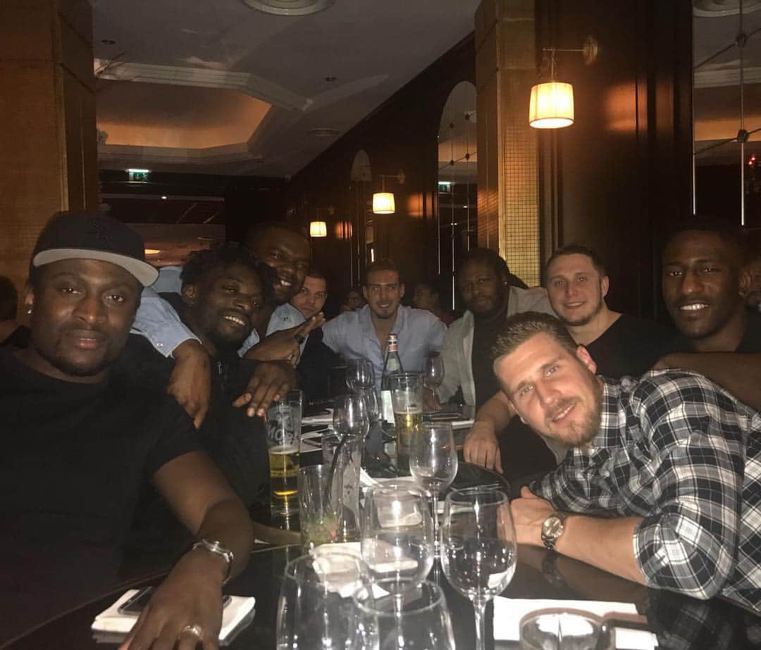 グレゴリー・セルティッチのインスタグラム：「Ma famille #inf89 #om」