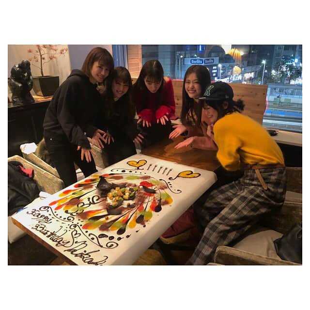 石川恋さんのインスタグラム写真 - (石川恋Instagram)「昨日は予定が合ったメンバーでCanCamクリスマス忘年会＆りかこHBD🎄💫楽しかった〜〜！ 2017年はCanCamというまた新しい世界でみんなと出会えたおかげで、今までとは違う自分を発見できたり、より成長することができた1年でした！改めてCanCamが大好き💜2018年はさらにみんなと一緒にCanCamを盛り上げて行けるように頑張るぞ🙏✨#CanCam #楓 さん #かえちゃん #宮本茉由 さん #まゆしぃ #松村沙友理 さん #まっちゅん #坂田梨香子 さん #りかこ #2月号発売中」12月28日 12時28分 - ren_ishikawa