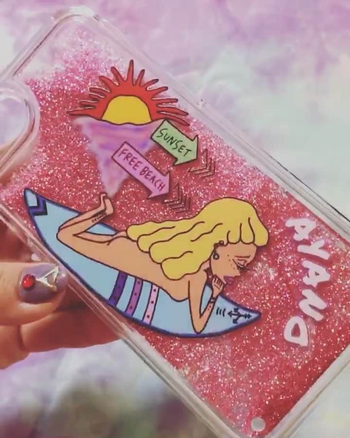 のインスタグラム：「． グリッターケース ローズピンク☺️💗🌹． ． 可愛すぎる💜💜💜． ありがとうございます☺️💗． ． ． ⇟⇟⇟✷ #Androidケース#Xperiaケース#iphoneケース#スマホケース#携帯カバー#携帯ケース#手帳型#手帳型ケース#オリジナルイラスト#オリジナルアート#ハンドメイド#ハンドメイド販売#イラストオーダー#イラスト#海#ビーチ#アート#LINEスタンプ#dreamcatcher #ドリームキャッチャー#ネット販売 #iPhone #followforfollow #beach #sunset #genic_mag#l4l#instagood#f4f#instalike」