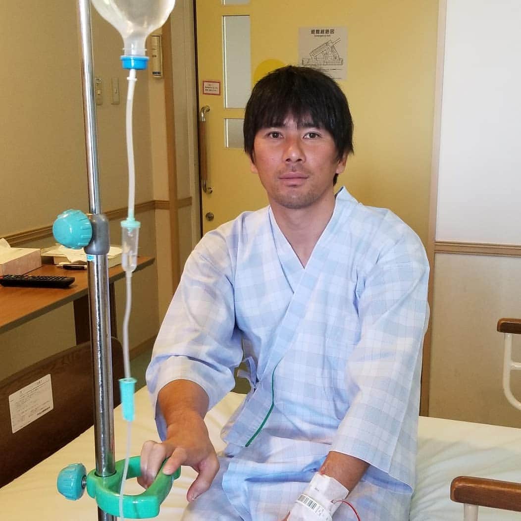 古賀正紘のインスタグラム：「人生8回目の手術終了。  #手術時間5時間 #予想以上にひどかったらしい #トヨタ記念病院」