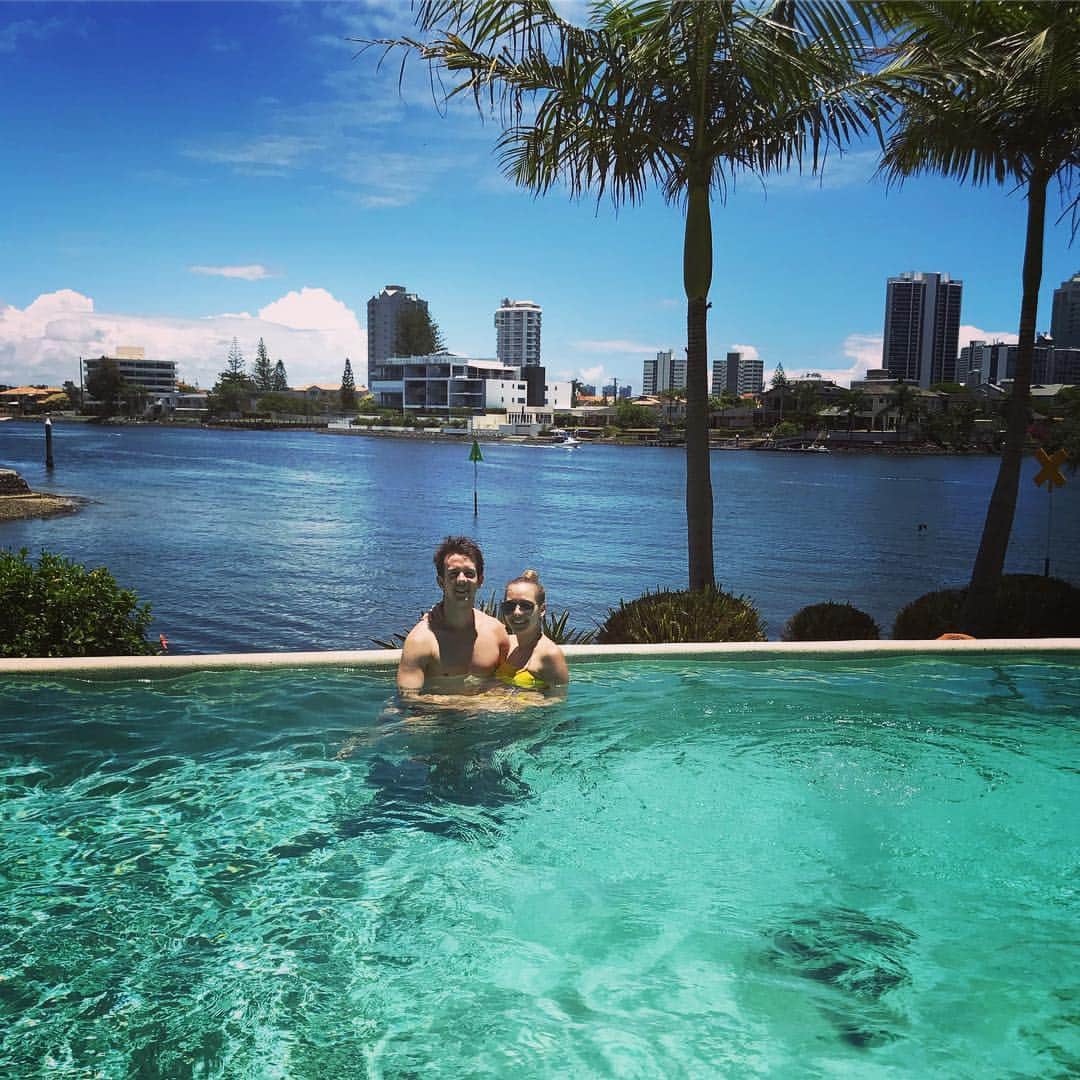 ロビー・クルーズのインスタグラム：「Holidays 🇦🇺☀️🌊」