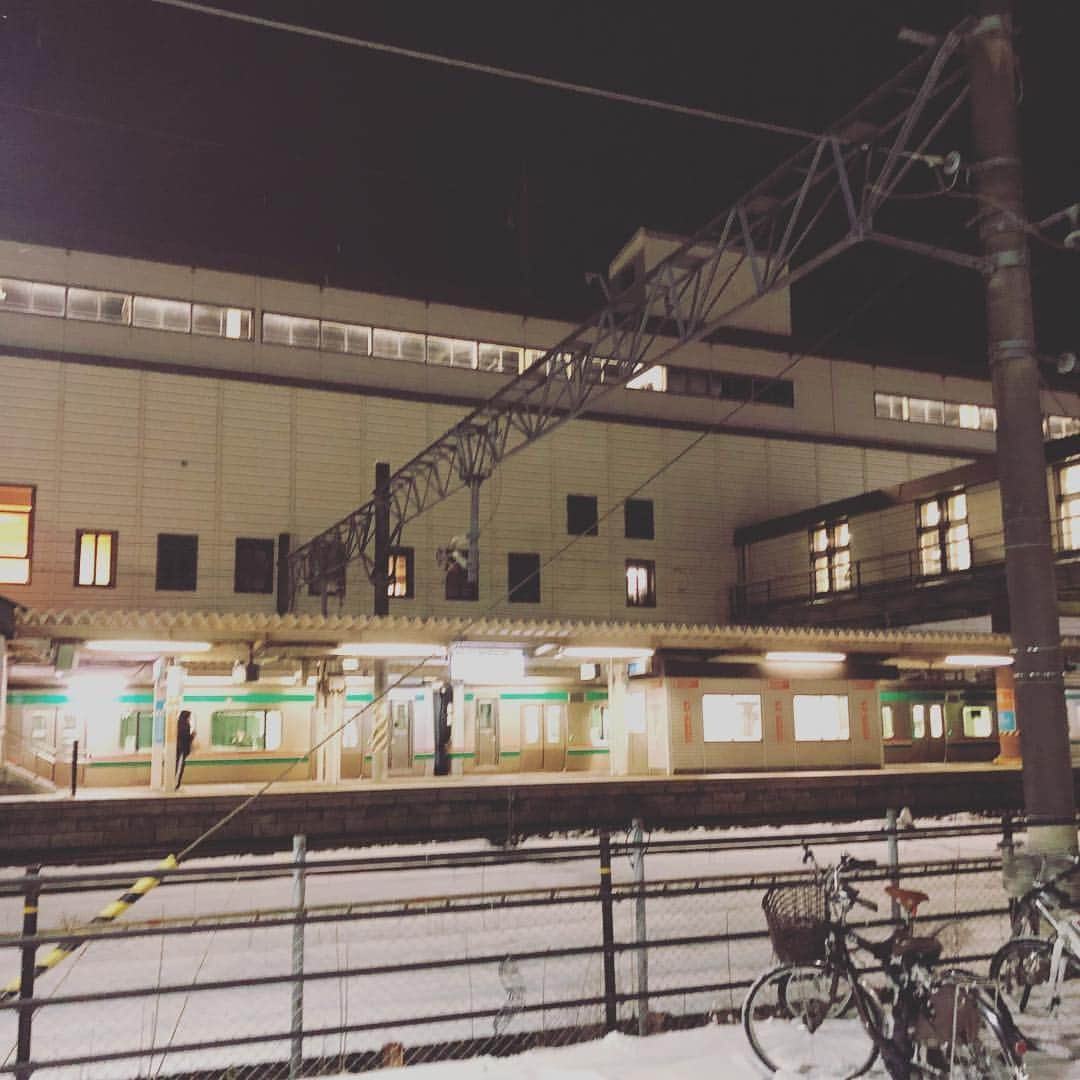 佐藤勇さんのインスタグラム写真 - (佐藤勇Instagram)「久しぶりに地元に帰省‼︎ 雪やばいし寒いよ^ ^  #新白河#新白河新幹線止まります#雪#寒い#1泊2日の旅」12月28日 17時47分 - isamusato63