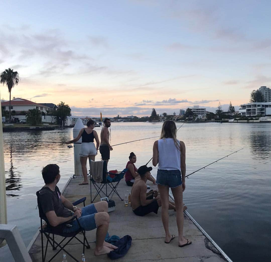 ロビー・クルーズのインスタグラム：「Not a bad end to the day 🎣 🇦🇺☀️🌊」