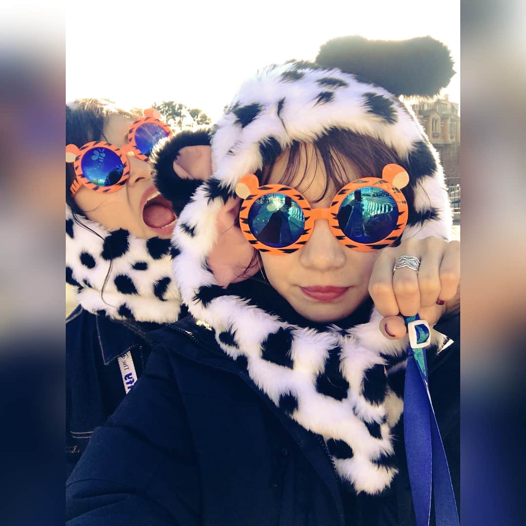 村上佳菜子さんのインスタグラム写真 - (村上佳菜子Instagram)「. . . Disney Sea ダイスキなキカちゃん。 今日は、とっても混んでいたので乗り物よりショーやレストランなどでゆっくり、まったりなDisneyを過ごしました。大人なDisneyの過ごし方で心がじーっくり満たされました😊 #2017ねん残り数日楽しみましょ〜」12月29日 21時46分 - kanako_m_official