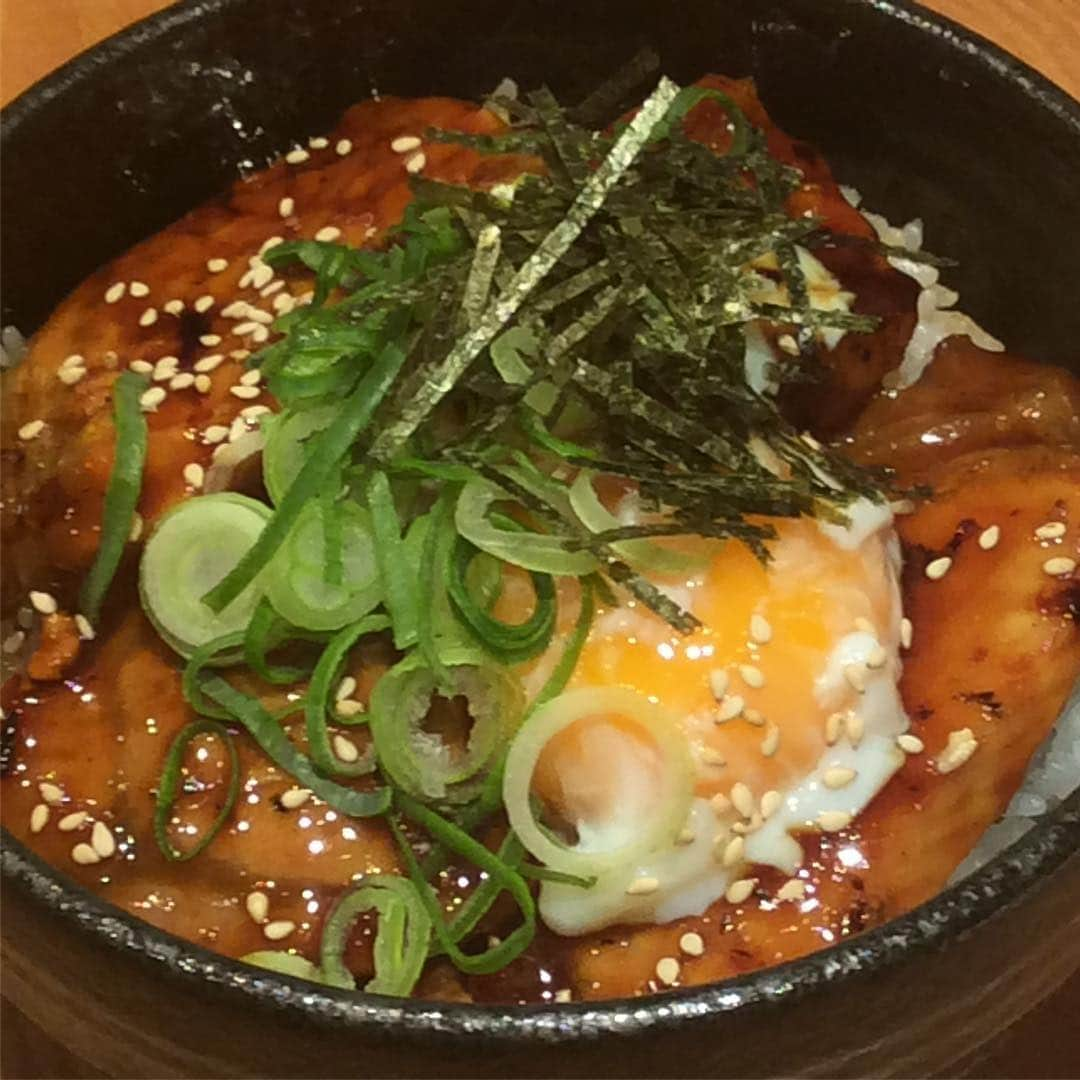 炉端まじめや　広島立町店のインスタグラム：「試作料理・豚ロースのタレ焼き丼です。 #試作料理 #広島 #立町 #まじめや #hiroshima #ダブルタップしてください」