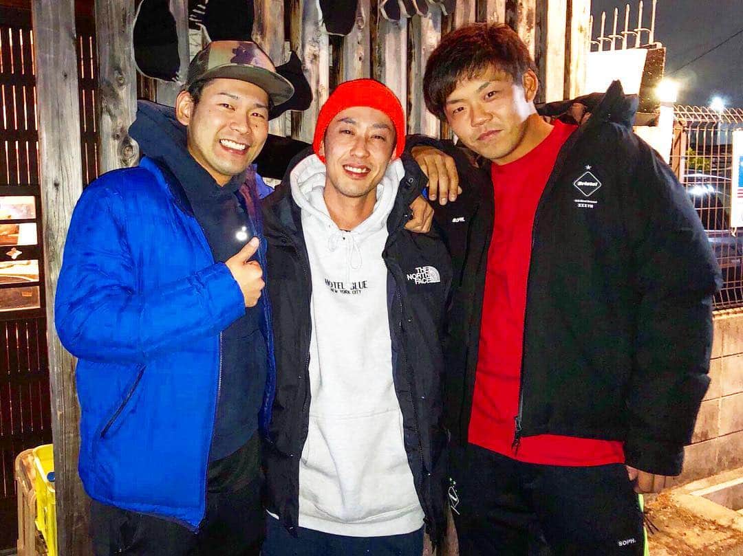 張本優大のインスタグラム：「恒例行事🐔」