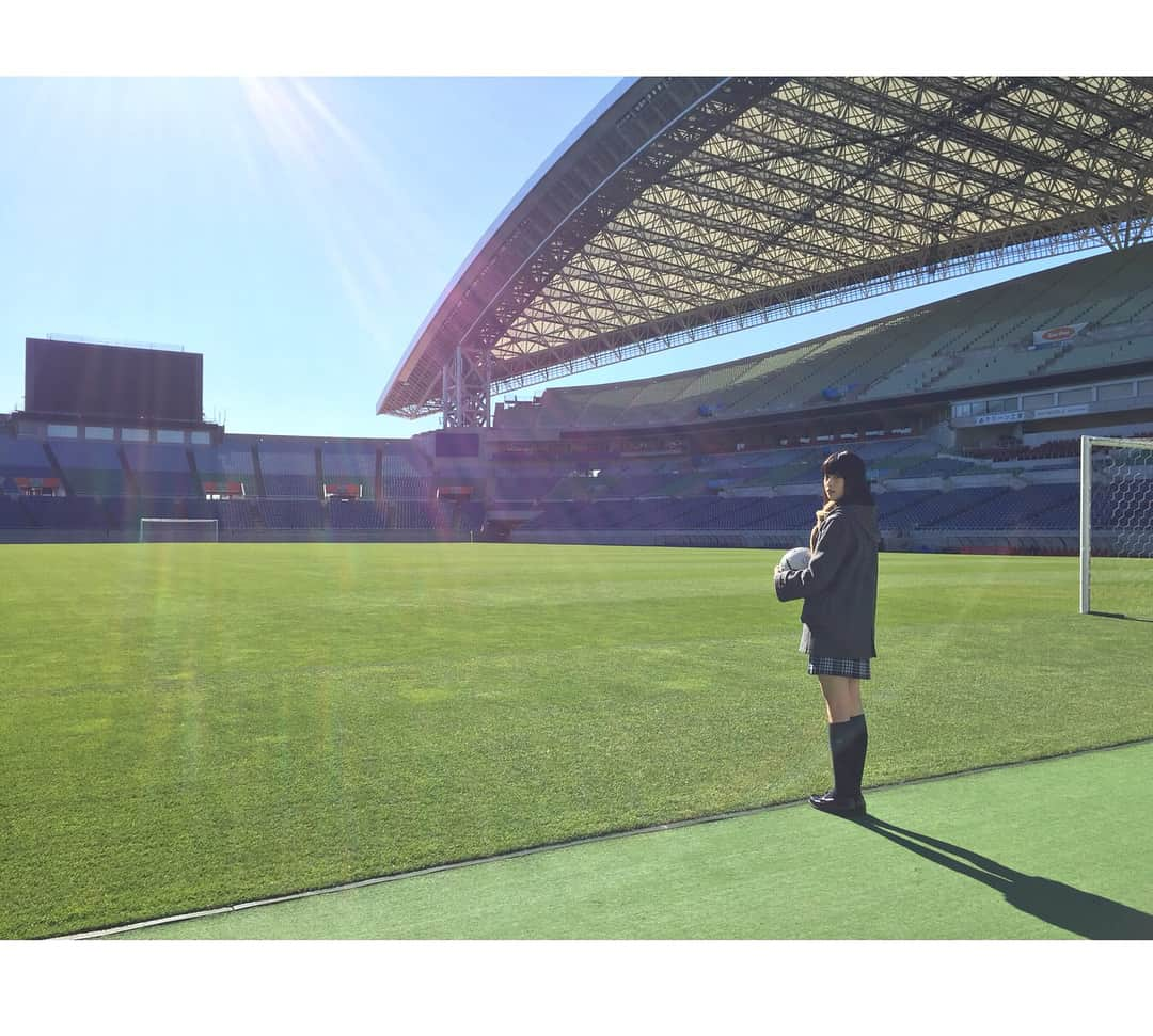 髙橋ひかるさんのインスタグラム写真 - (髙橋ひかるInstagram)「高校サッカー開幕！！ 選手の皆さん！実力を出し切れるよう、頑張って下さい👊✨ これまで選手を支えて来た、監督さん、ご家族の方、マネージャーさん、スタッフさんもこれから又寒さが厳しくなるので体に気をつけて応援、サポート頑張って下さい！！ #高校サッカー」12月30日 11時22分 - hikaru_takahashi_official