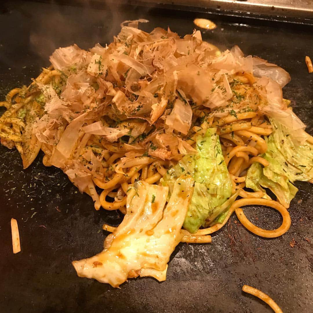 里田まいさんのインスタグラム写真 - (里田まいInstagram)「昨日の焼きそば。 今日は、夜、何食べようかな？ テレビも楽しみだし、色々楽しみだ。」12月30日 14時43分 - maisatoda_official