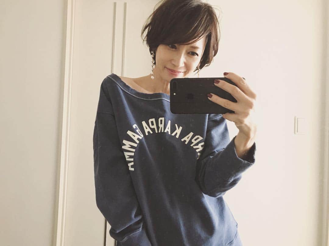 辺見えみりさんのインスタグラム写真 辺見えみりinstagram スウェットとパール けっこう好きな組み合わせです 12月30日 16時21分 Emiri Hemmi