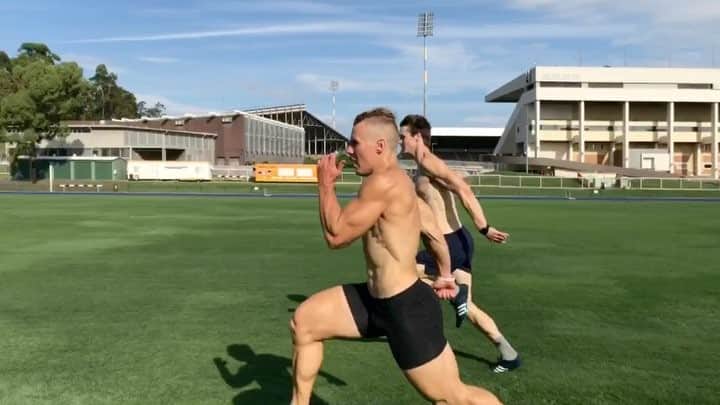 トレ・ウィリアムズのインスタグラム：「Last sesh of 2K17 hitting us hard @jack.geary」