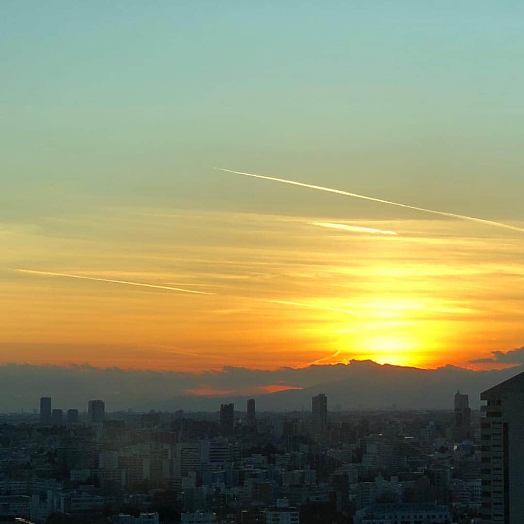 笛木優子のインスタグラム：「2017残りあと1日。 #노을 #夕日」