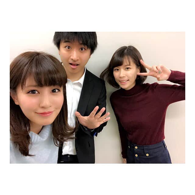 堤礼実さんのインスタグラム写真 - (堤礼実Instagram)「アナウンス室で同期のこの2人に会えました♡ 亜子ちゃんとぽんちゃんには会えずでしたが、2017年同期納め！ 唯ちゃんとは明日の景気満開テレビでモニター越しに一緒にお仕事です！✨📺 #藤井は藤井 #鈴木は唯ちゃん #永尾は亜子ちゃん #上中はぽんちゃん #と呼んでいます #唯ちゃんの髪の躍動感」12月30日 18時20分 - reimi_tsutsumi1123