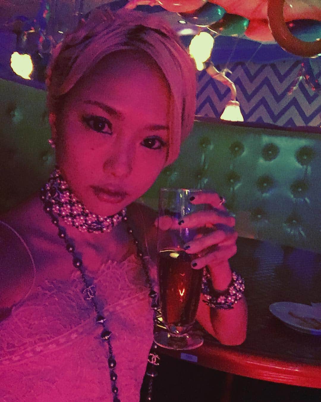 エリイ のインスタグラム：「2017年 自撮り #自撮りシリーズ #2017 #10万枚突破目前！」