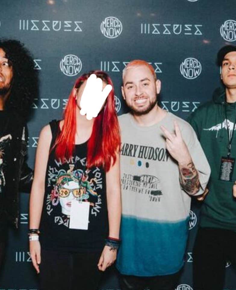 Headspaceさんのインスタグラム写真 - (HeadspaceInstagram)「happy bday tyler, i hope ur day is wonderful, have a m&g pic of us from february lmao  @tylercarter4l #issues #theendisheretour (instagram isn't letting me tag ppl? wtf)」12月31日 6時31分 - issuesofficial
