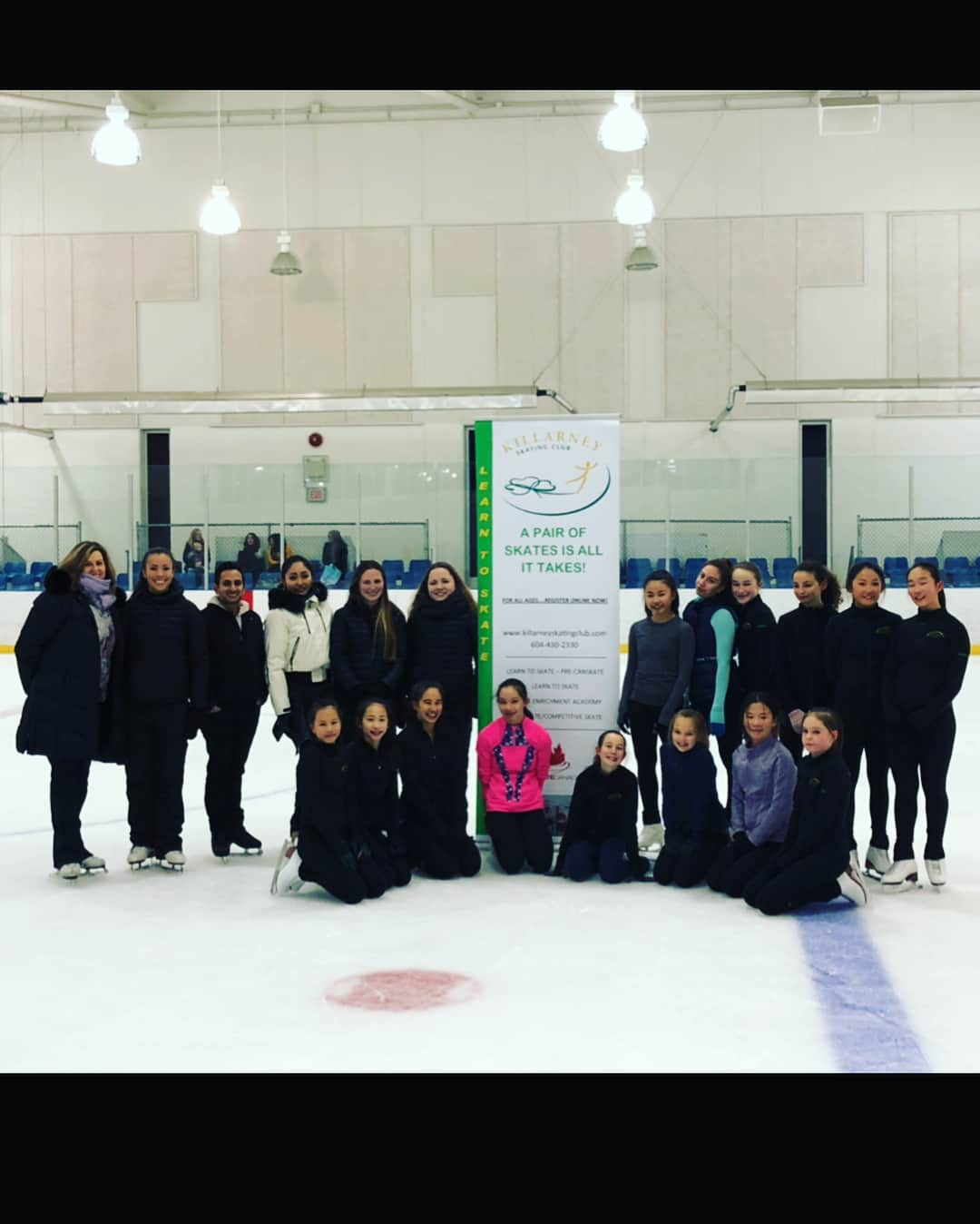 安藤美姫さんのインスタグラム写真 - (安藤美姫Instagram)「Canada150🇨🇦♥️ and thank you so much for all of you especially my Vancouver Family♥️♥️♥️ カナダ150周年 そして出会ったスケーターファミリーと♥️♥️♥️ #canada150 #skaters #skatingfamily #vancouver  #canada #love」12月31日 1時58分 - miki_m_ando0403