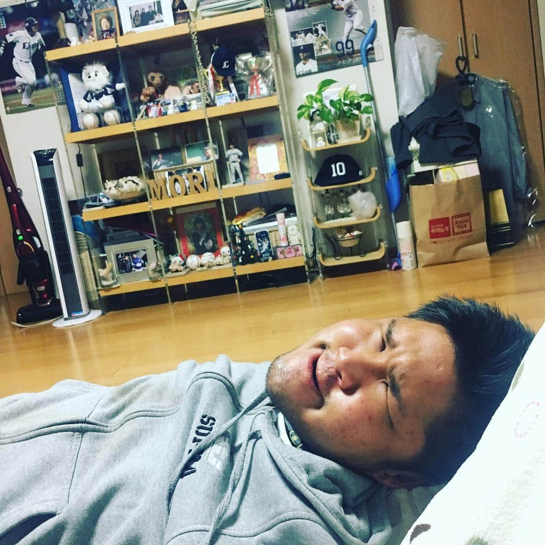 森友哉さんのインスタグラム写真 - (森友哉Instagram)「今年一年おつかれしたーー！！ #クレイジージャーニー」12月31日 15時37分 - tomoyaaa0808