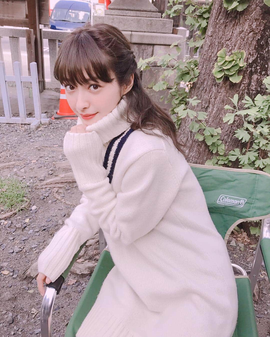 藤野有理のインスタグラム：「皆さん、良いお年を。  皆に会えて、よかった〜  #なんかすごいピンクで申し訳ない」