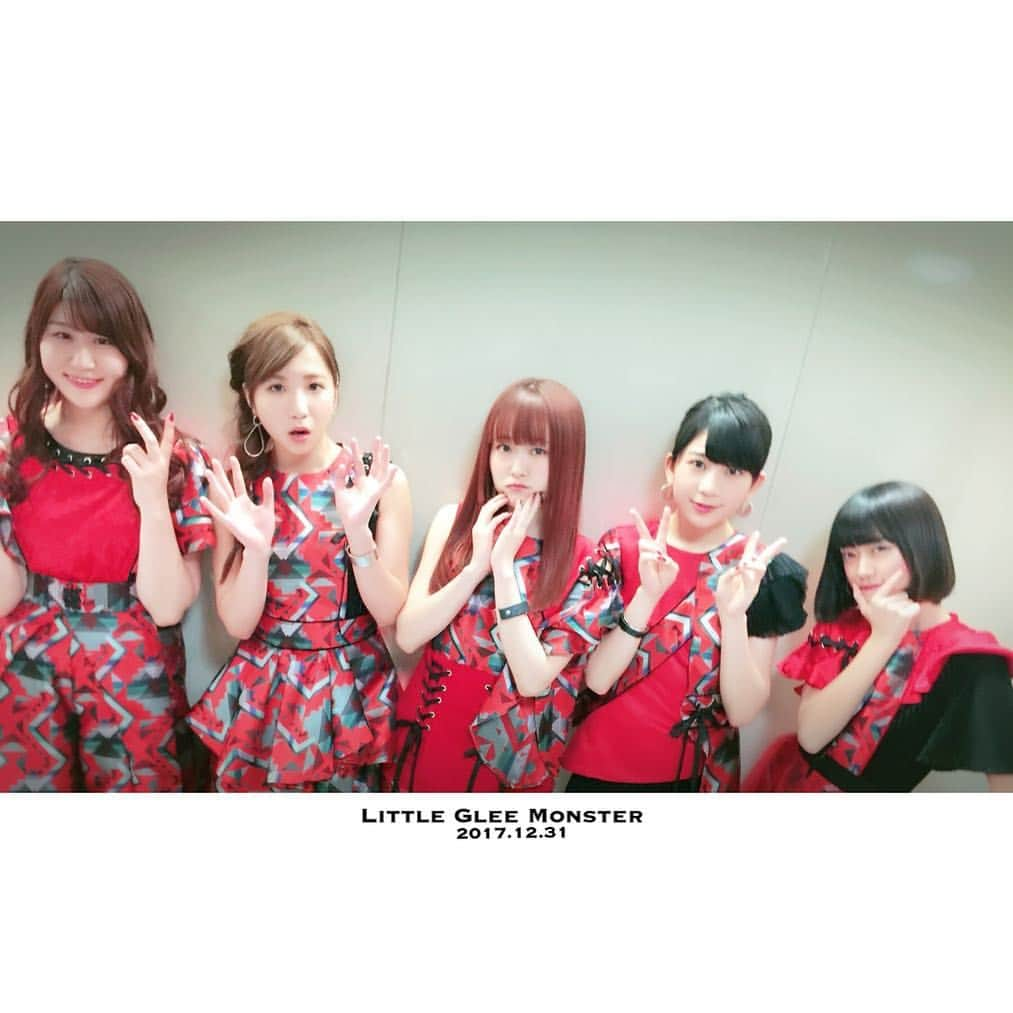 Little Glee Monsterさんのインスタグラム写真 - (Little Glee MonsterInstagram)「ㅤㅤㅤㅤㅤㅤㅤㅤㅤㅤㅤㅤㅤ  第68回NHK紅白歌合戦 トップバッターで 「好きだ。〜夢を歌おうver.〜」歌わせていただきました！ ㅤㅤㅤㅤㅤㅤㅤㅤㅤㅤㅤㅤㅤ  どんなときも支えてくださった ガオラーの皆さまと一緒に、 また１つ夢を叶えることができました。 次の夢に向かってLittle Glee Monsterは走り続けていきます！ ㅤㅤㅤㅤㅤㅤㅤㅤㅤㅤㅤㅤㅤ  これからもよろしくお願いします☺️」12月31日 22時15分 - littlegleemonster_official