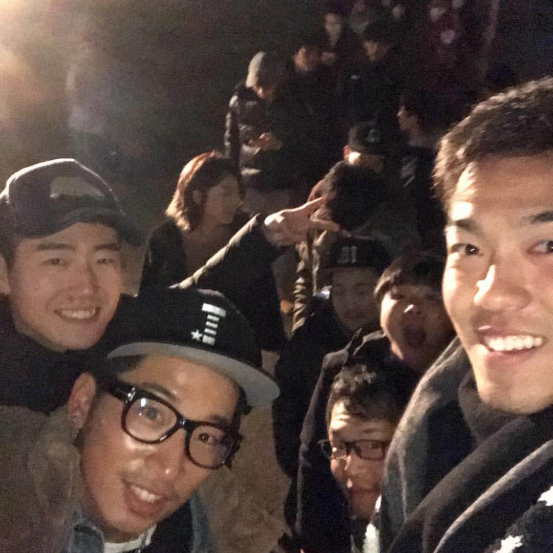 神戸文也のインスタグラム：「ハッピーニューイヤー😍 みんなで初詣⛩ みなさん今年もよろしくお願いします😊 #初詣」