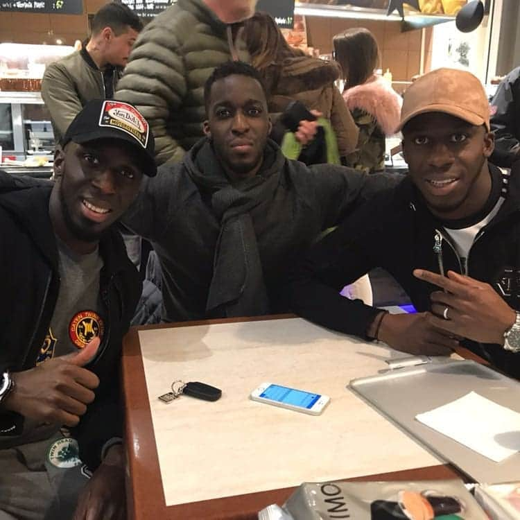 アリ・シソコのインスタグラム：「😎😎😎May god keep you All guys 👏👏 @teamcissokho @cissokhoissa @demba_6so #peace # love # familly」