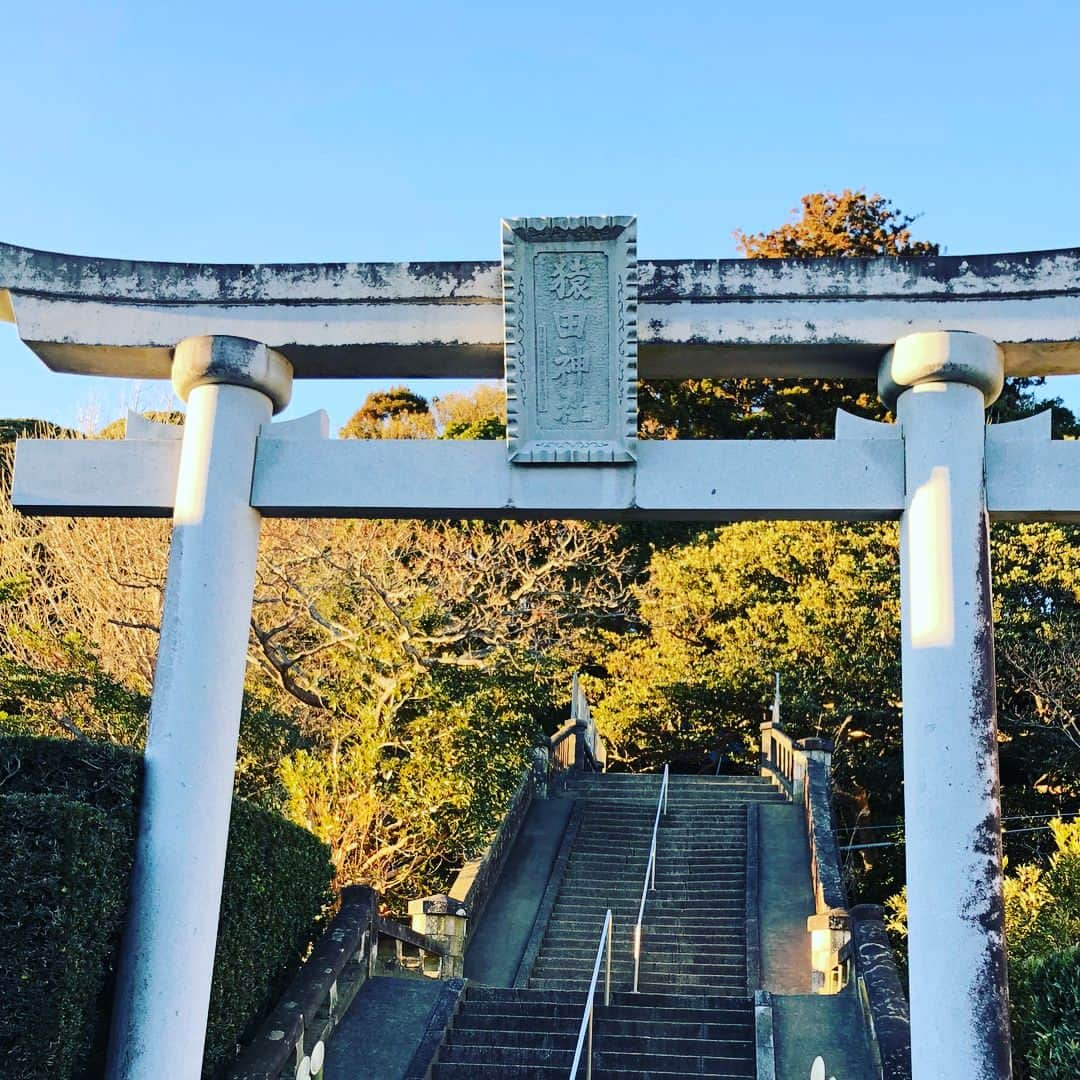 菅谷哲也さんのインスタグラム写真 - (菅谷哲也Instagram)「明けましておめでとうございます！お仕事でお世話になりました皆様、いつも応援して頂いています皆様、昨年はありがとうございました。 2018年、感謝の気持ちを忘れずに、より一層気合い入れて実のある1年にしようと思います！ 皆様、本年もご指導ご鞭撻の程よろしくお願い致します。 🌅🎍🍶🎌」1月1日 20時05分 - tetsuyasugaya