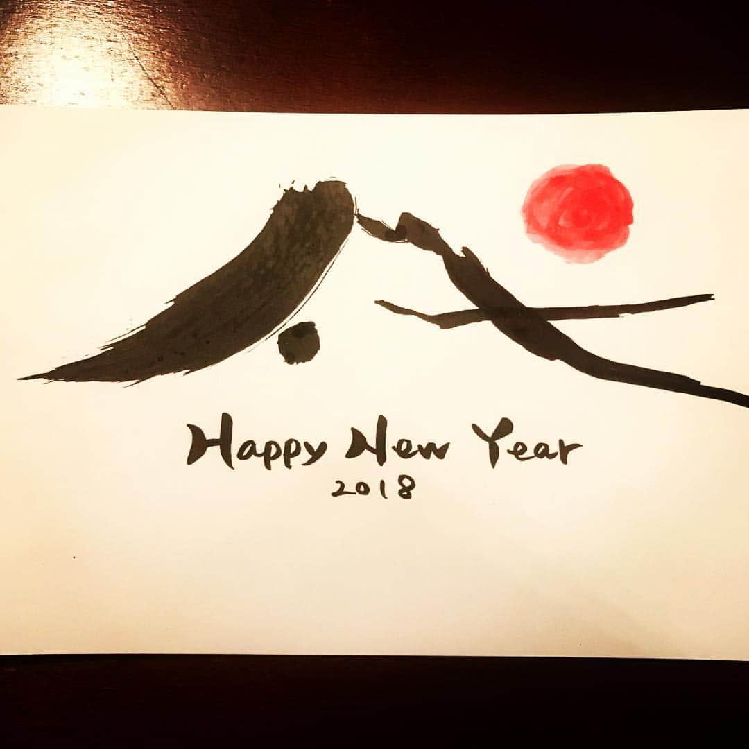 hinacoのインスタグラム：「#明けましておめでとうございます ✨ #2018 #戌年 #どんな一年になるのかな  #本年もどうぞよろしくお願いいたします◎」