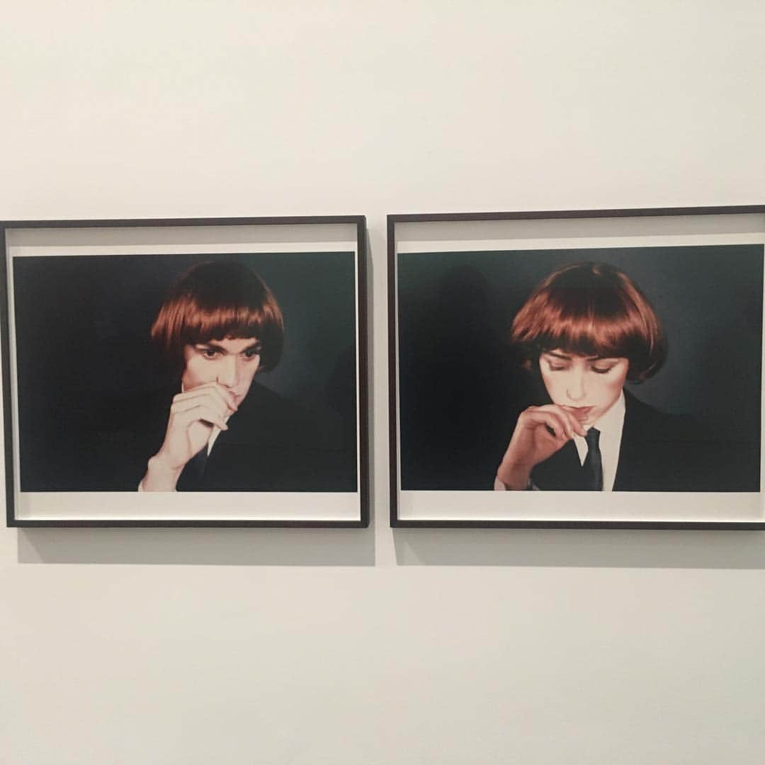 LOOKBOOKさんのインスタグラム写真 - (LOOKBOOKInstagram)「Cindy Sherman!! Dopedopedopedope. #hairinspiration @j_phlip #jphliptakeover #minimaleffort」1月1日 12時53分 - lookbook