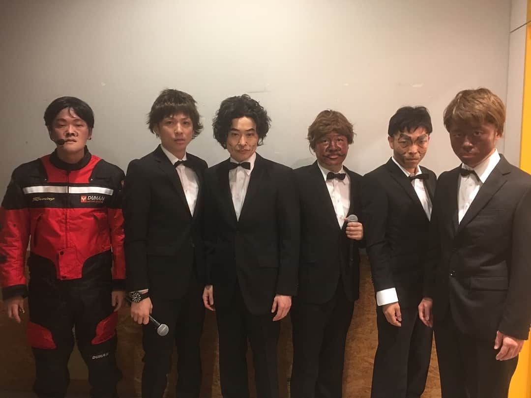 稲田直樹さんのインスタグラム写真 - (稲田直樹Instagram)「アキナ牛シュタインカウントダウンライブどうもありがとうございました！ #この会場が #こう！ #ドリカム #GLAY #SMAP #アキナ牛シュタイン #もはやアイドル #でも #ちゃんと泥臭い芸人もしてますので #是非劇場へ #アインシュタイン稲田 #アイドルと芸人とバケモノ #３つの顔を持つ男」1月1日 16時57分 - inada1228