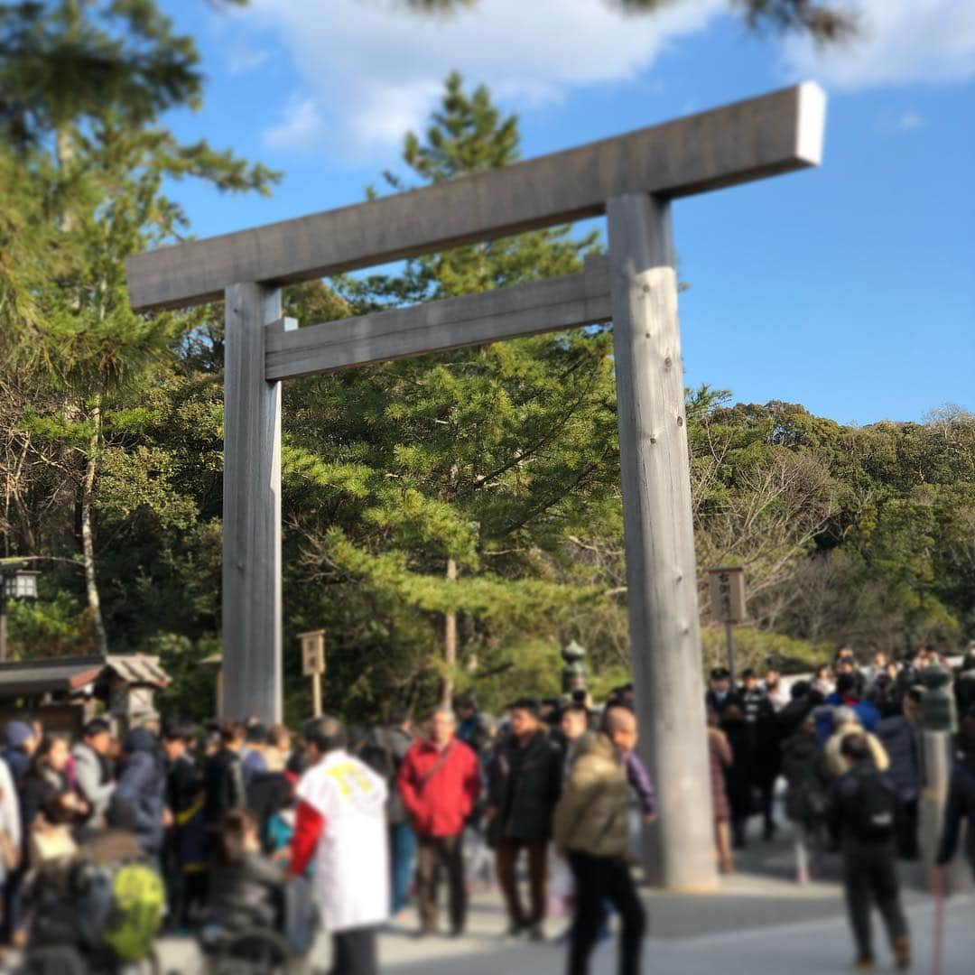 水本裕貴さんのインスタグラム写真 - (水本裕貴Instagram)「明けましておめでとうございます🎍 昨年の悔しさをバネに2018年戦っていきたいと思います。 今年もよろしくお願いします🙇 #伊勢神宮」1月1日 17時00分 - mizu_4