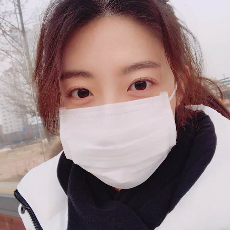 ナム・ジヒョンさんのインスタグラム写真 - (ナム・ジヒョンInstagram)「#미세먼지 조심!!😷😷」1月16日 15時02分 - hyuniiiiiii_95917