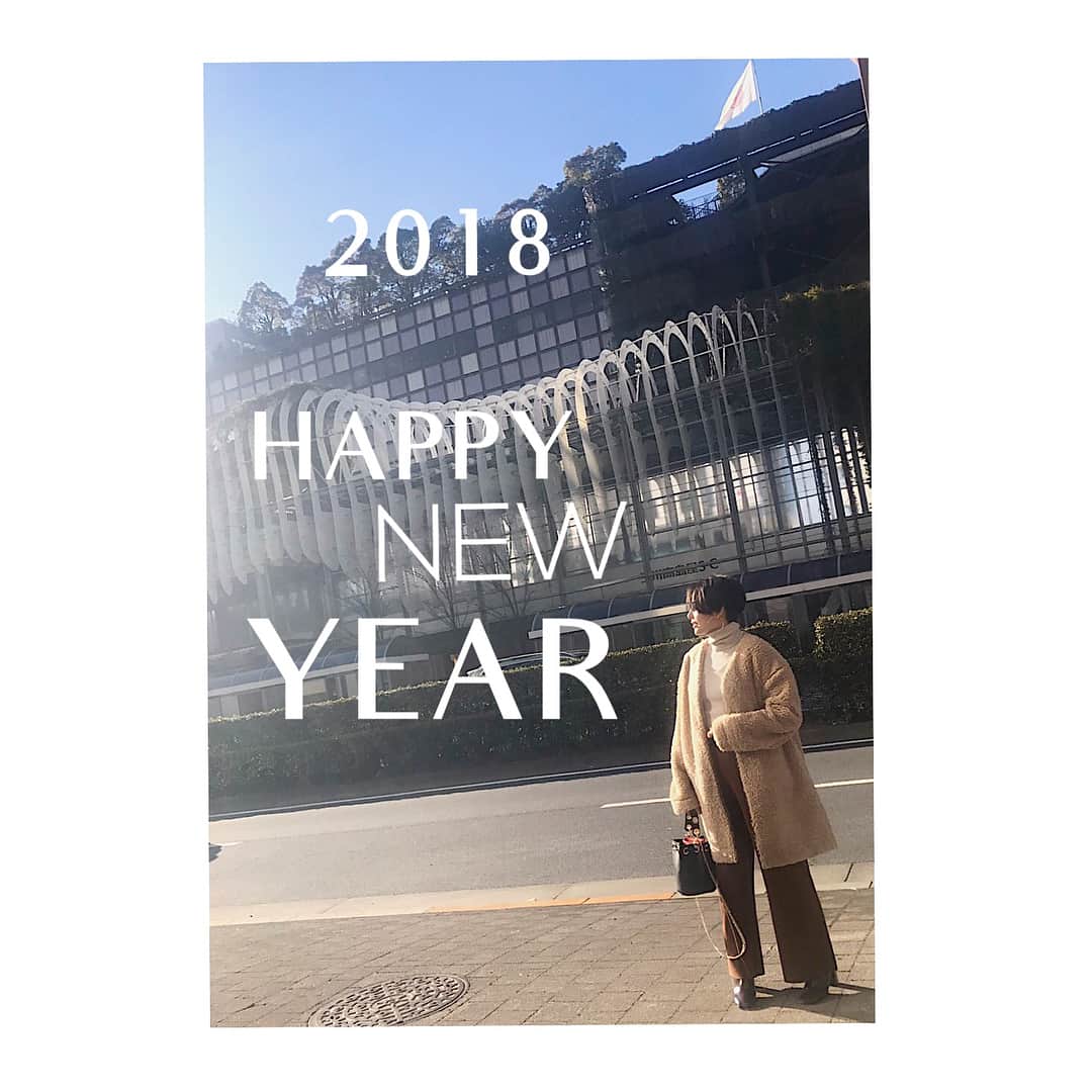 Rioのインスタグラム：「・✨🎍🌅謹賀新年🌅🎍✨ ・ ・皆さま‼️ ・2018年 明けまして ・おめでとうございます！✨ ・ ・今年も変わらず ・宜しくお願い致しますっ㊗️✨ ・ ・ ・早速 1/27に 北海道での ・パチンコ屋さんぶらり旅が ・決定しましたあ‼️✨ ・ ・詳細など ・またInstagram、Twitterなどで ・ご報告させていただきます✨ ・ ・皆さまにとっても ・素敵な一年になりますよーに✨ ・ ・素敵な一年かどうかは ・必ず自分で変えられると信じて ・私も一年がんばりますっ😆✨🌈 ・ ・素敵な年だった去年を上回る ・いい一年になりますよーにっ🐕✨ ・ ・ ・  #rio#japan#2018#happynewyear#girls#happy#Michaelみてるなう」