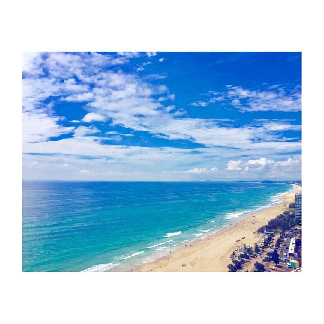 山崎みどりさんのインスタグラム写真 山崎みどりinstagram オーストラリア 到着 ホテル は オーシャンビュー 海近い 海綺麗 空綺麗 部屋 も おしゃれ オーストラリア旅行 暑い お正月感がない Happy 1月2日 15時54分 Midori Yamasaki