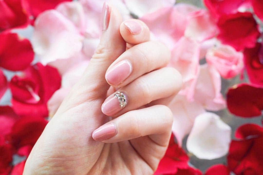 舞川あいくさんのインスタグラム写真 - (舞川あいくInstagram)「New Year PINK 🕊💕❤️💕❤️ #nail #pink #rose #roi #aikunail」1月2日 21時04分 - aiku_0817__